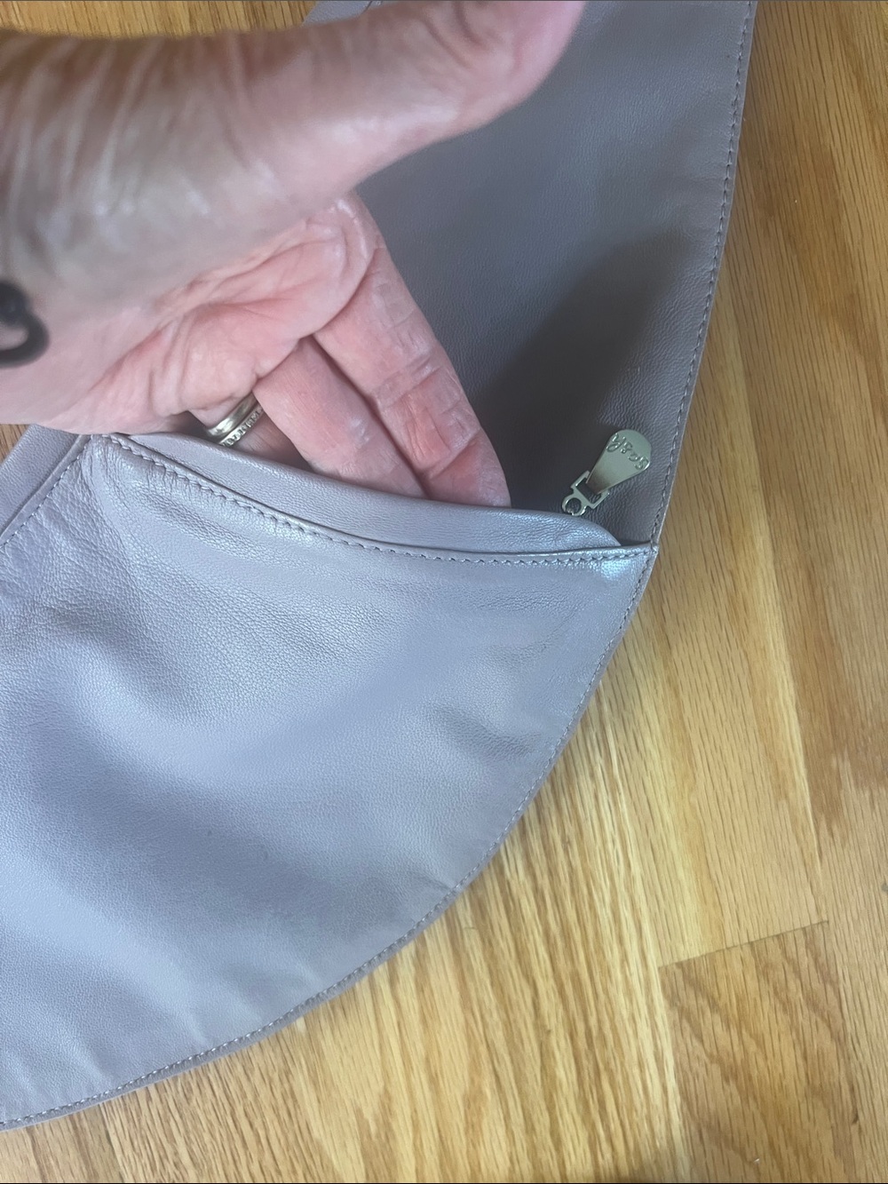 Sash Crossbody bag - Picture 2 of 8